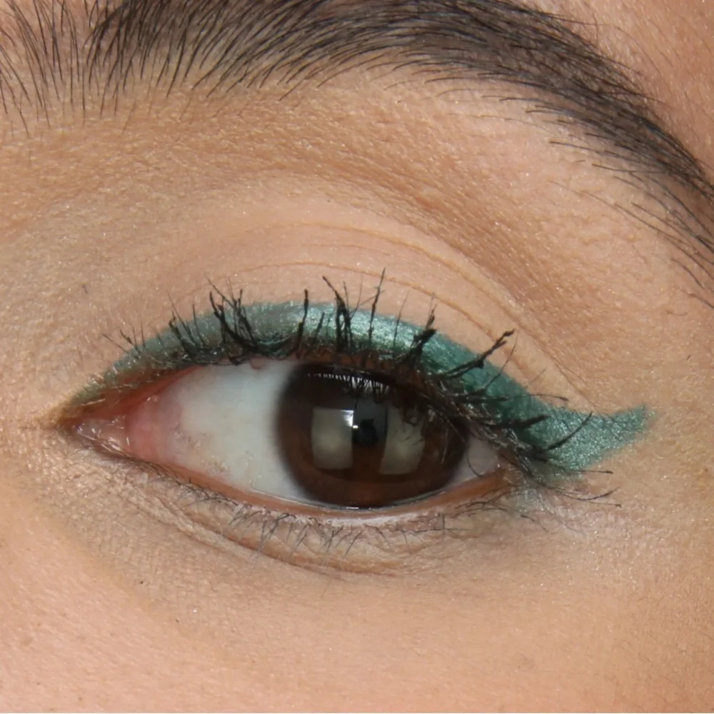 ♣️💕Belle Beauty Vivid Green Waterproof Eyeliner